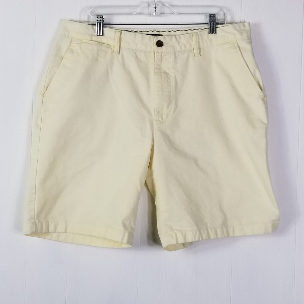 Nautica shorts pale yellow  sz 36w